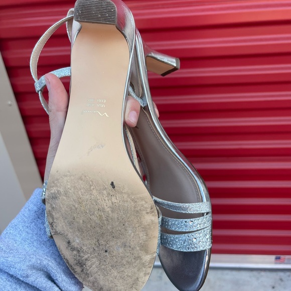 Nina Silver Kitten Heels Size 8.5 - Picture 4 of 6